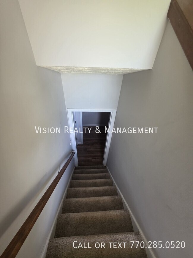 Building Photo - 985 S Lassetter Cir