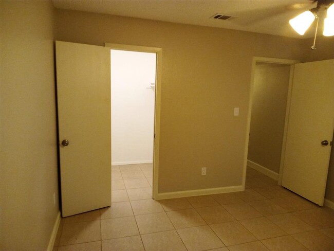 Building Photo - 9939 Quail Blvd