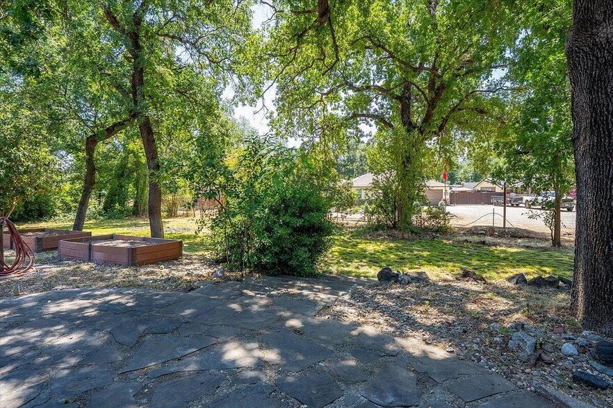 Building Photo - 2551 S Waverly Ave