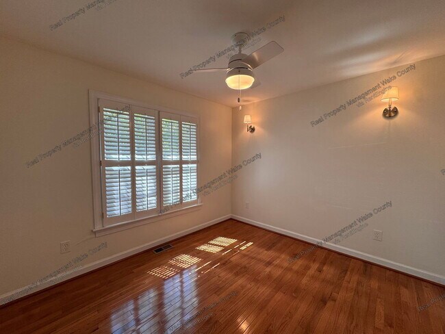 Building Photo - 100 Halsmer Ct