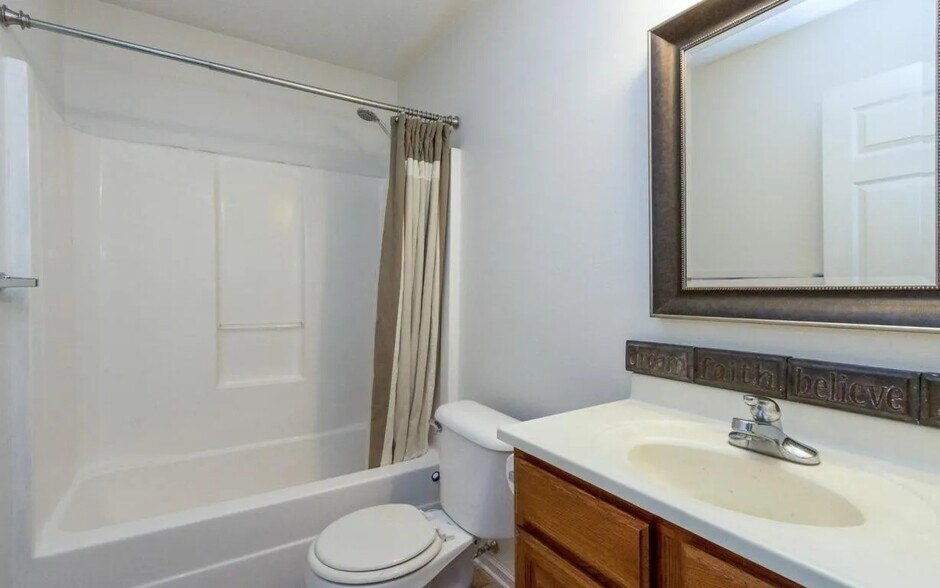 Building Photo - 4003 Marigold Dr