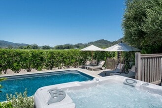 Building Photo - 430 Pratt Ave