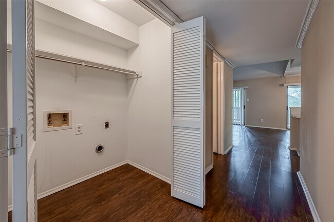 Building Photo - 14911 Wunderlich Dr