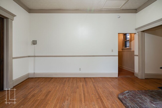 Building Photo - 836 Neil Ave