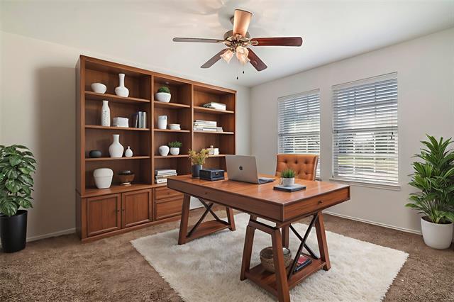 Building Photo - 2901 Saddle Dr