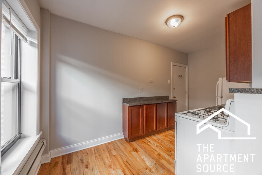 Building Photo - 2844 N Orchard St