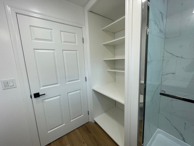 Building Photo - 1-148 1/2 Winema Way