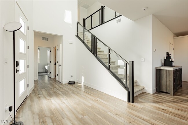 Building Photo - 6124 Redstone Hls Dr