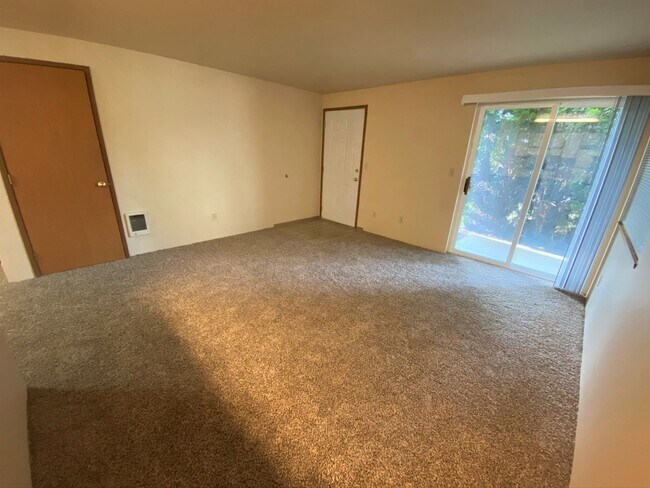 Building Photo - 804 Juniper Ave
