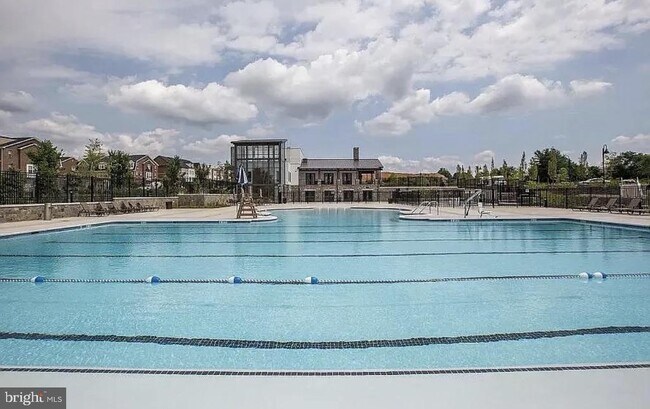 Building Photo - 136 Bleeker Pl