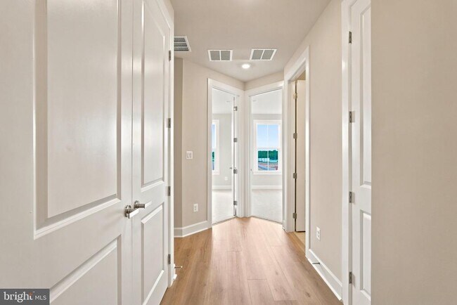 Building Photo - 11152 Lanier Farm Lp