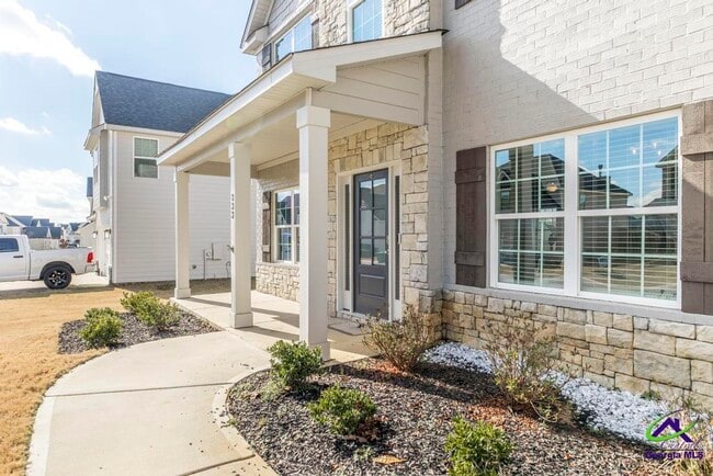 Building Photo - 233 Shoshone Cir