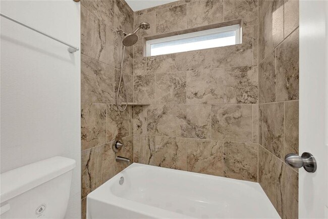 Building Photo - 3310 Pine Chase Dr