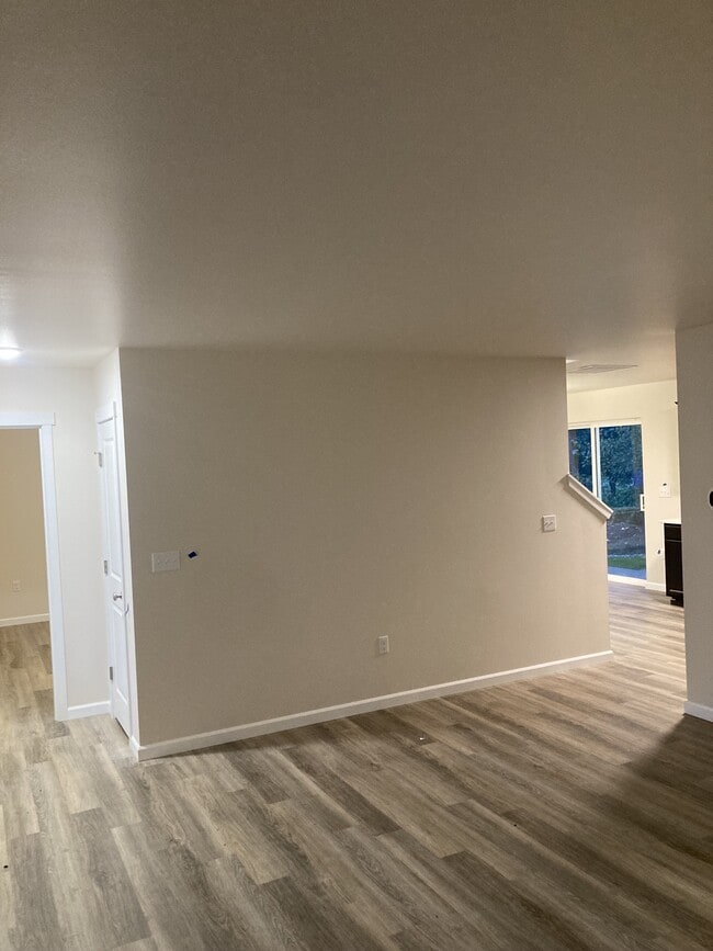 Building Photo - 1812 S 250th St