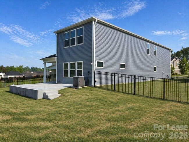 Building Photo - 2019 Red Ash Dr