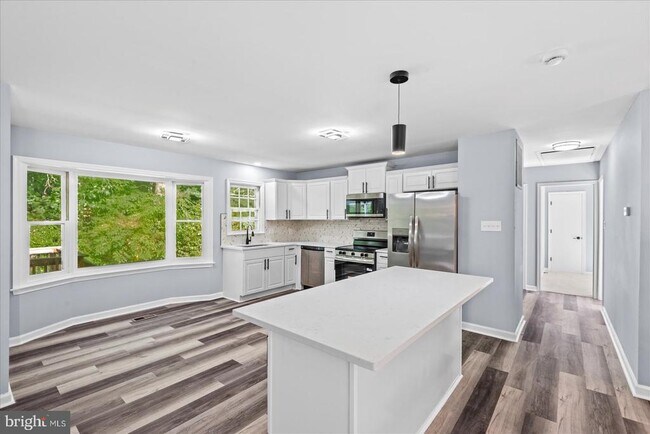 Building Photo - 2312 Harpoon Dr