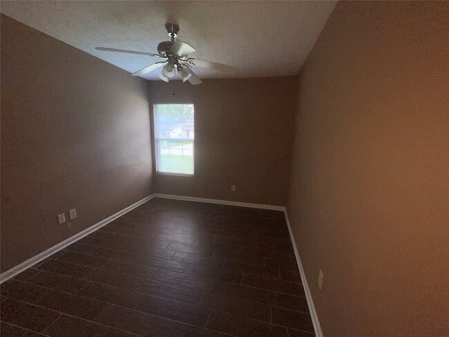 Building Photo - 4518 Oak Shadows Dr