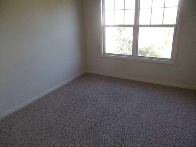 Building Photo - 4920 Hastings Terrace