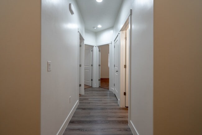 Building Photo - Small Dog Friendly Home With RV Parking
