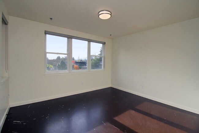 Building Photo - 1460-1460 NE Alberta St