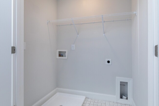 Building Photo - 341 Old Grove Ln