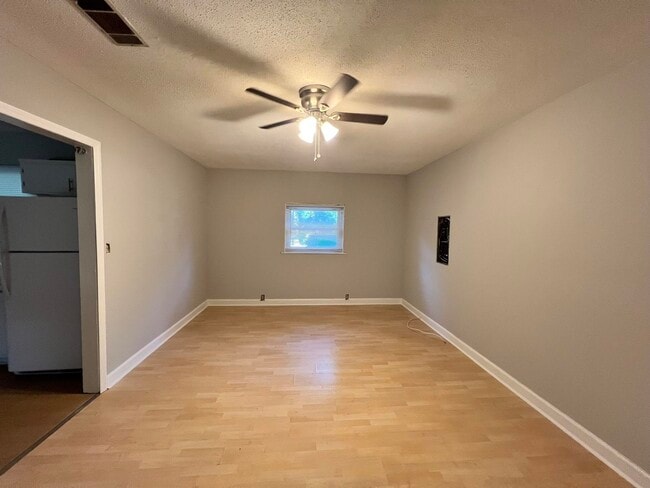 Building Photo - 1837 Devra Dr