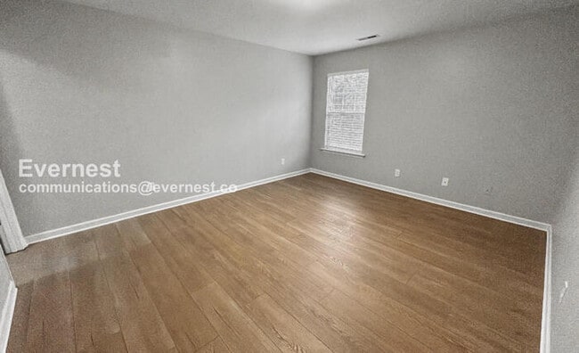 Building Photo - 4800 Inglewood Ct SE