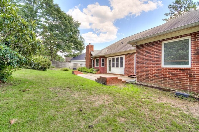 Building Photo - Brick Ranch in Evans