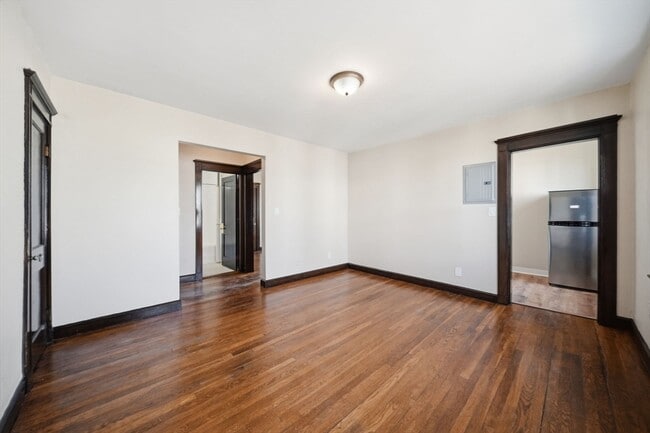 Building Photo - 41 Richardson Ave