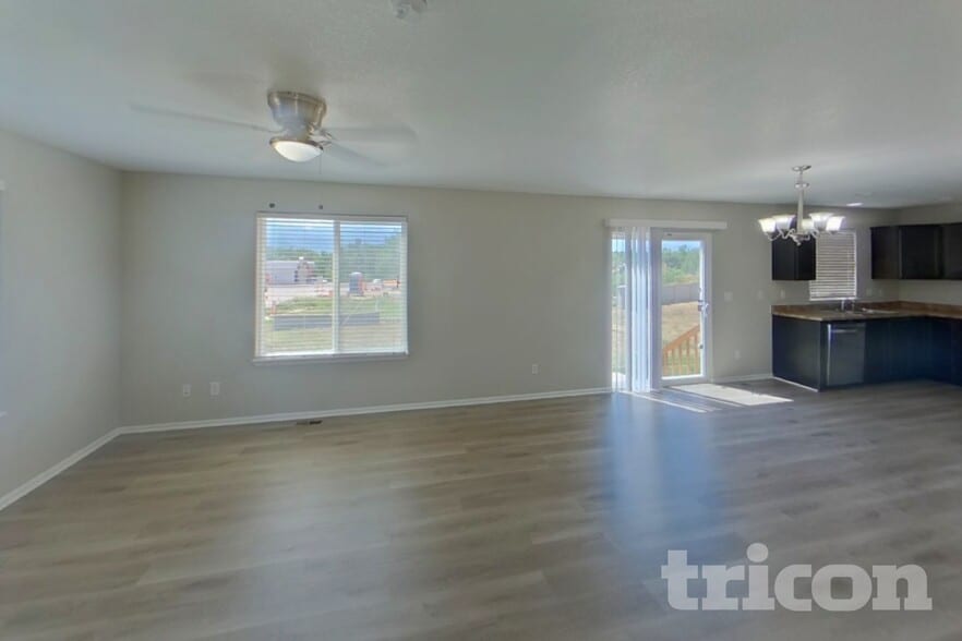 Building Photo - 2728 Sierra Springs Dr