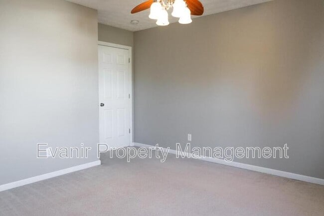 Building Photo - 2257 Murphy Ln E