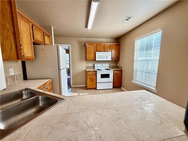 Building Photo - 29 Cheryl Cir