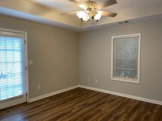 Building Photo - 2705 Cunningham Ct