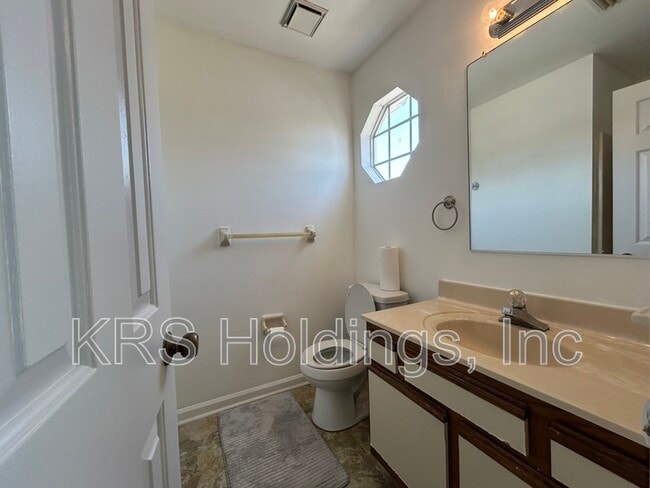 Building Photo - 3014 Glastonbury Cir