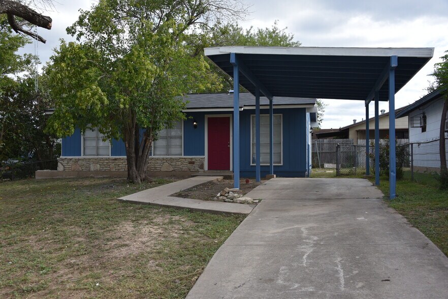Front with carport - 6310 Brownleaf St