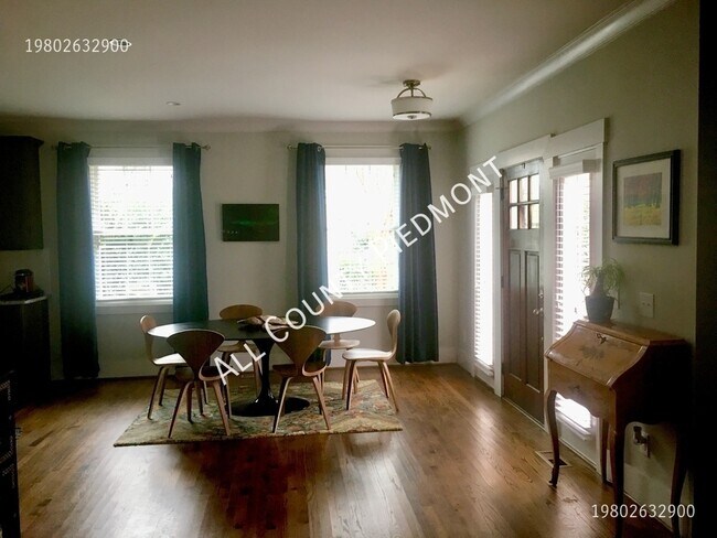 Building Photo - 913 Sedgefield Rd