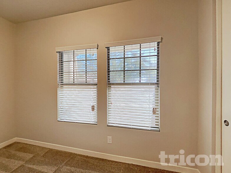 Building Photo - 42246 W Balsa Dr