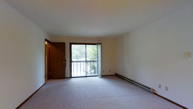 Building Photo - RENT SPECIAL - Renovated Upper 2 Bedroom 2 Bathroom Apartment Available