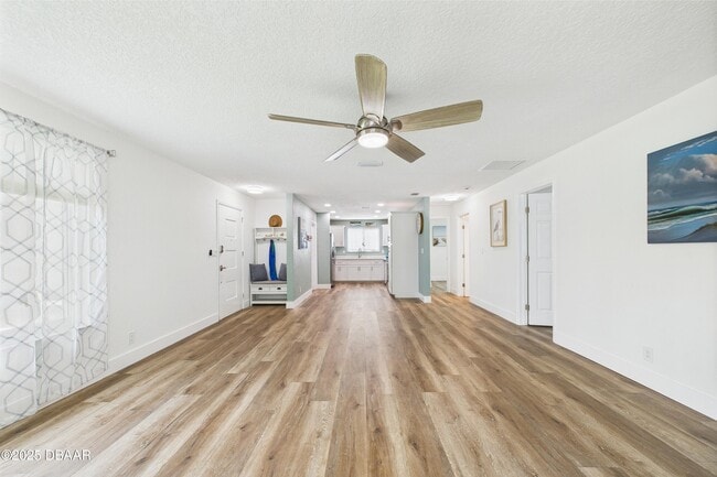 Building Photo - 4035 Oriole Ave