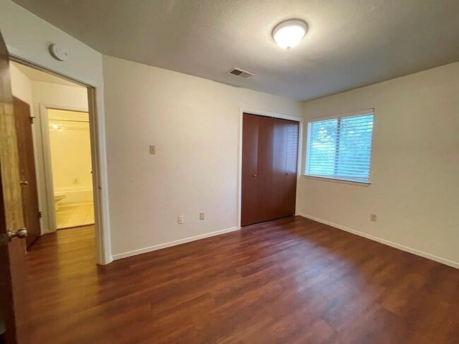 Building Photo - 4508 Dorsett Oaks Cir