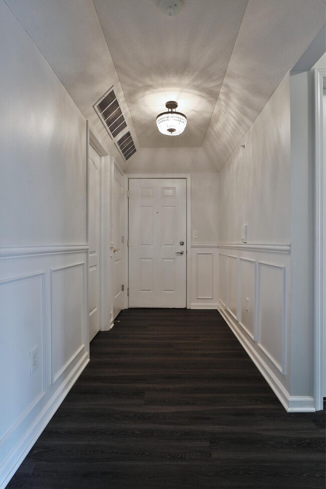 Building Photo - 763 Hidden Springs Dr