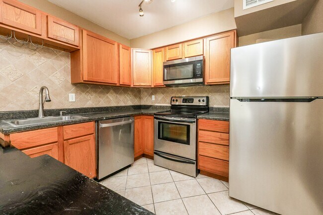 Building Photo - 8941 Gaylord Dr