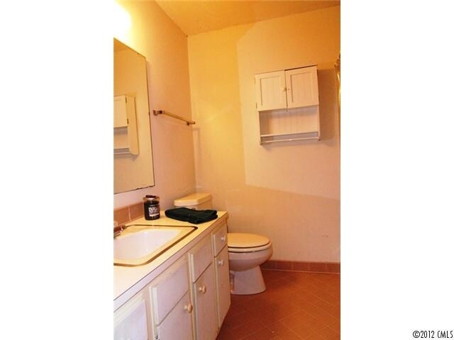 Building Photo - 6512 Springfield Dr