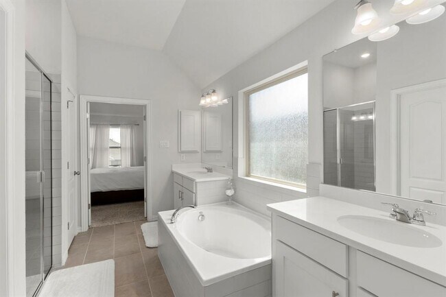 Building Photo - 220 Algaroba Loop
