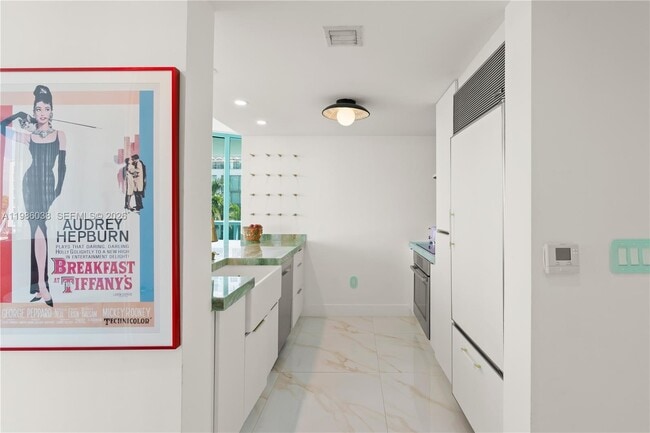 Building Photo - 6000 Indian Creek Dr