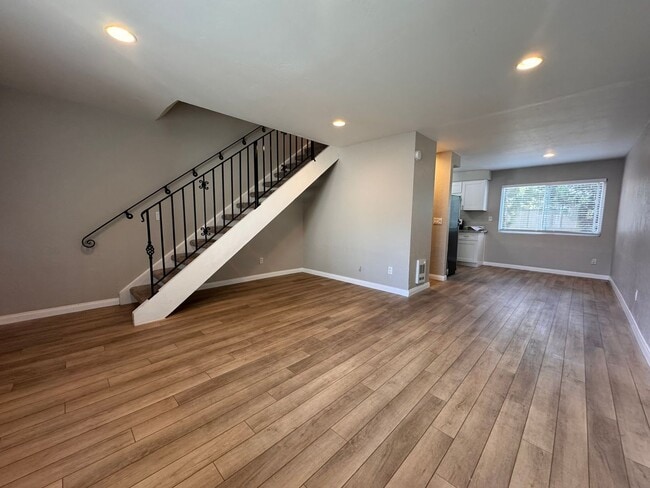 Building Photo - Coastal Condo for Rent in Del Mar – Beachside Living at Its Best