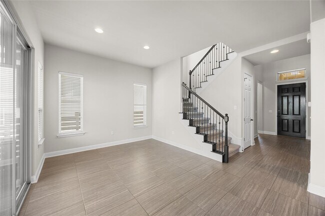 Building Photo - 7102 Cut Plains Trail