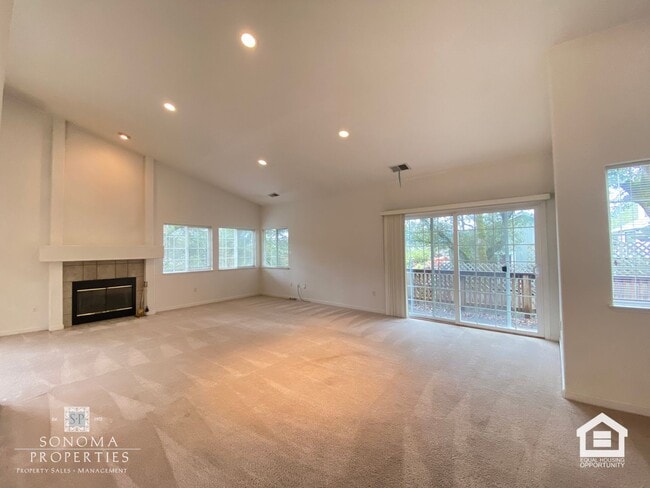 Building Photo - 4BD/3BA House in Agua Caliente!