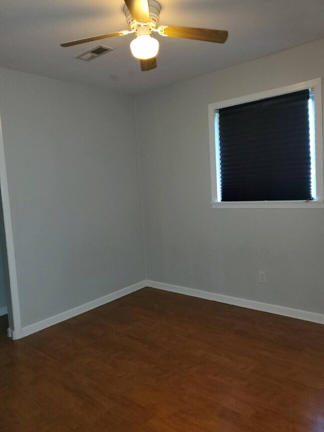 Building Photo - 2248 Norwood Dr NW