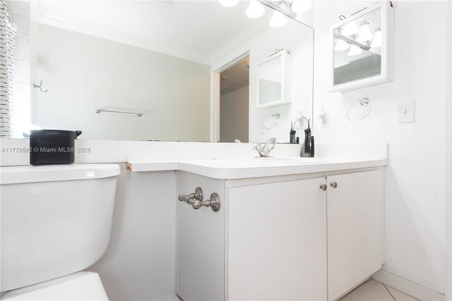 Building Photo - 3500 Coral Wy